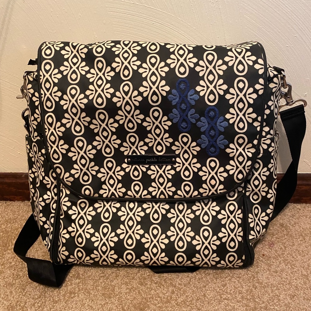 Petunia pickle bottom, black and white back pack diaper bag